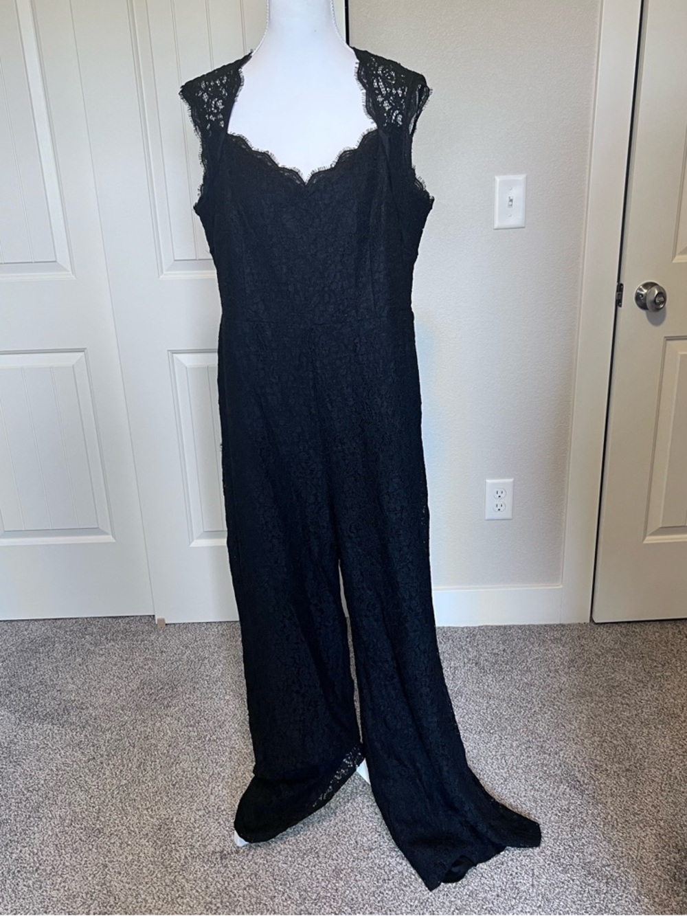 Adrianna Papell Black Evening Lace Lined Wide Leg Zip up back Jumpsuit Sz 16